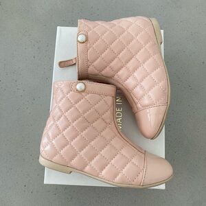 Toddler booties by Luxelim